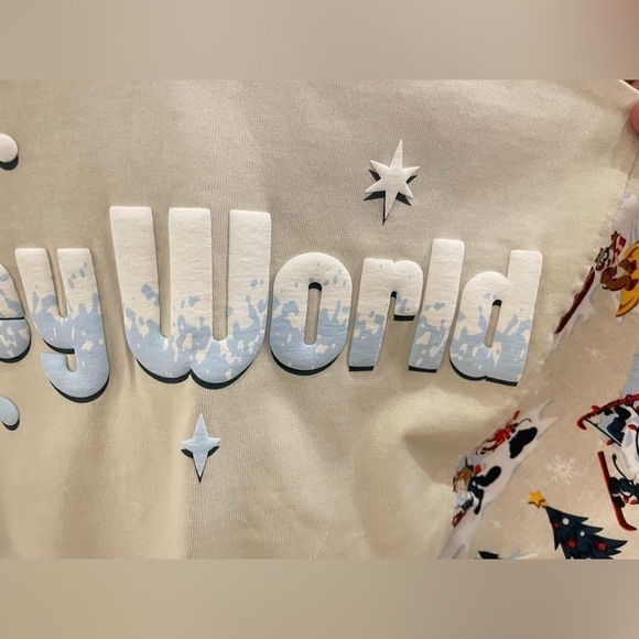 Walt’s Holiday Lodge Spirit Jersey - Walt Disney World - Picture 12 of 15